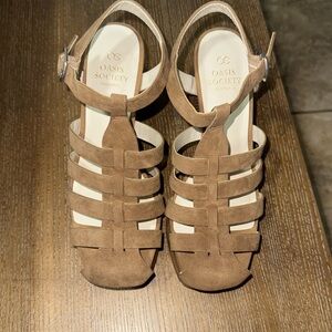 Oasis Society Tan Gladiator Sandals